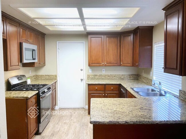 Building Photo - 8770 Buckeye Ct