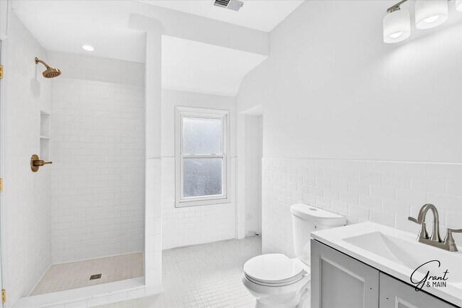 Foto del edificio - 3175-3177 Jacob - Grit and Grind Ventures LLC