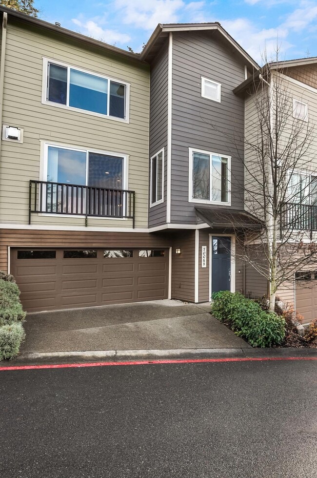 Building Photo - Viewpoint Townhomes - 3 bedrooms