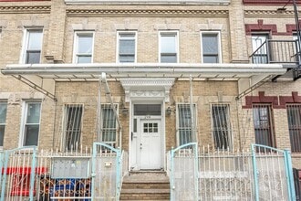 Building Photo - 298 Cooper St