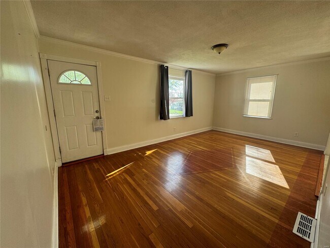 Building Photo - 10421 Niblic Dr
