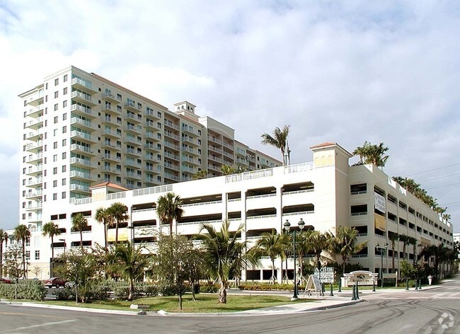 Alternate Building View 1 - Tides at Bridgeside Square
