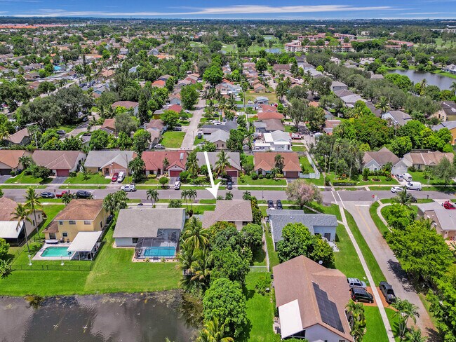Building Photo - 9610 Dunhill Dr