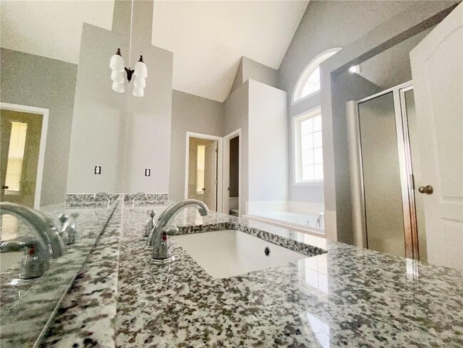 Building Photo - 675 Millbrook Village Dr