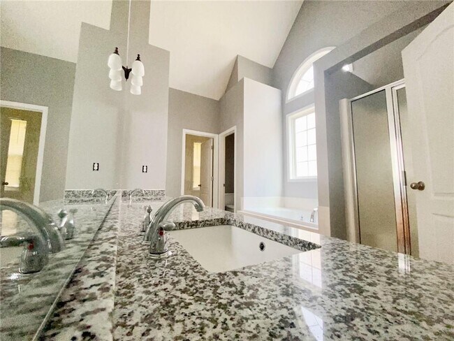 Foto del edificio - 675 Millbrook Village Dr