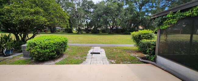Foto del edificio - 35097 Whispering Oaks Blvd