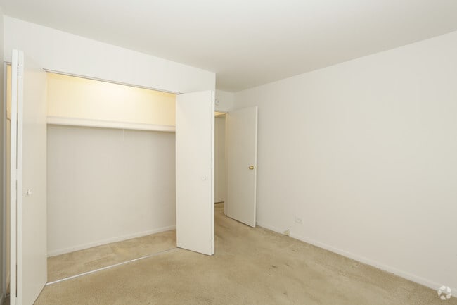 Bedroom - Carriage Creek Apartments