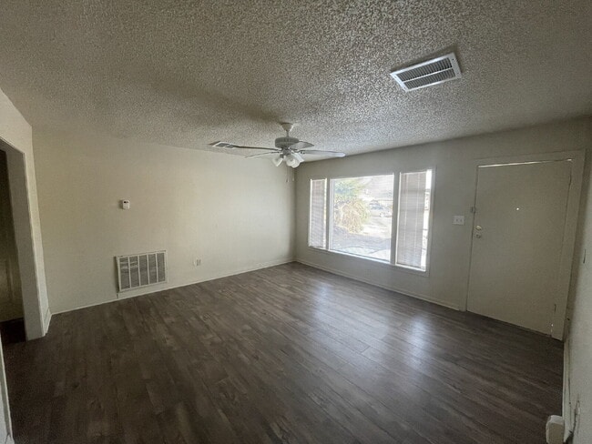 Building Photo - Charming 2-Bedroom Retreat in the Heart of Lubbock