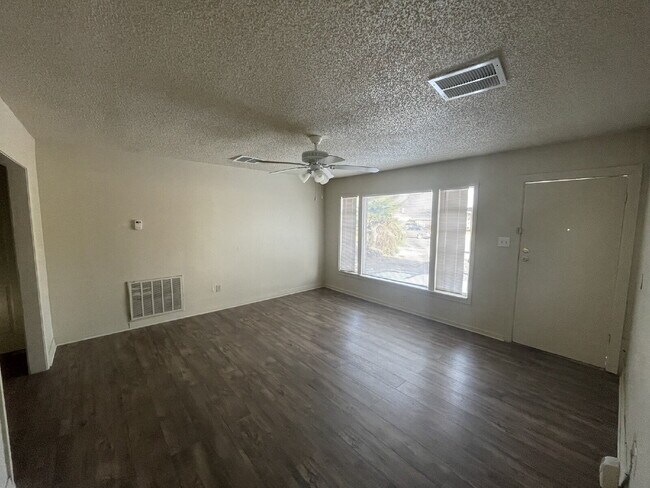 Foto del edificio - Charming 2-Bedroom Retreat in the Heart of Lubbock