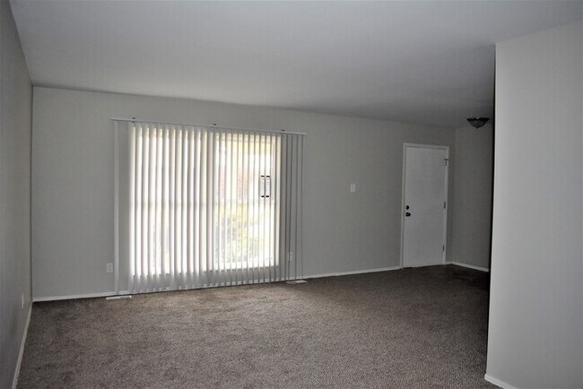 Building Photo - Beautiful 4 Bed Ranch