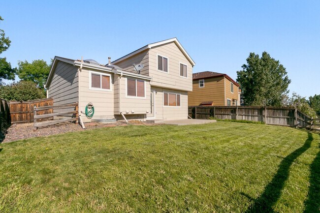 Foto del edificio - Spacious Home in Cherry Creek School District