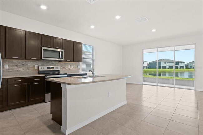 Building Photo - 11407 Planetree Pl