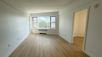 Building Photo - 10 Rosemount