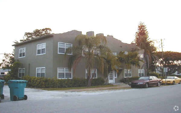 Building Photo - 107 SW 2nd Ave