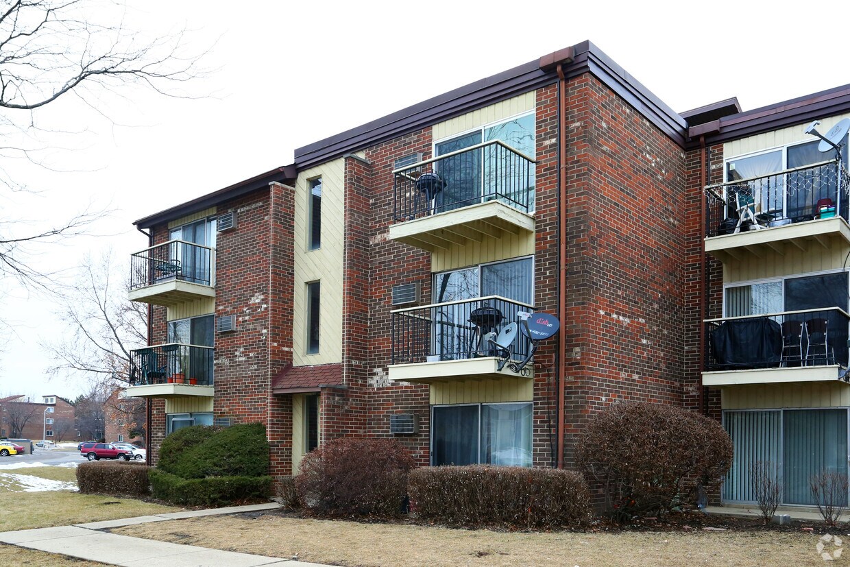 Building Photo - 402 Pleasant Run Dr