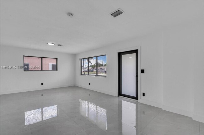 Foto del edificio - 1000 NW 198th St