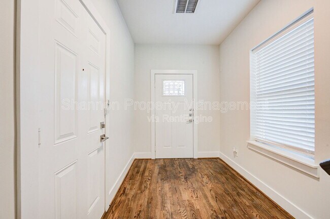 Foto del edificio - 1605 Colorado St