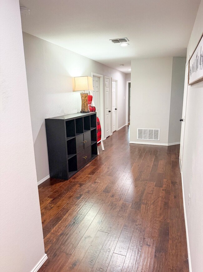 Foto del edificio - 12642 Forest Lawn Rd