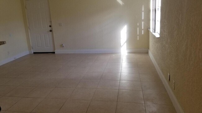 Building Photo - 3029 NW 118th Dr