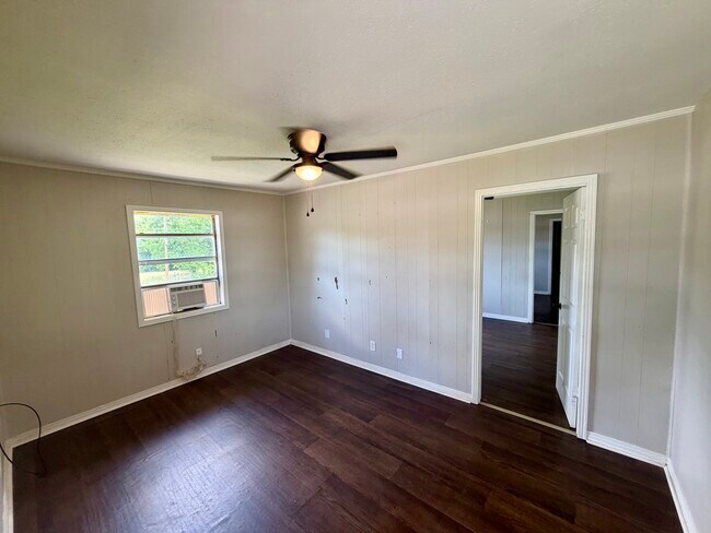 Building Photo - 616-622 14th St Quadplex