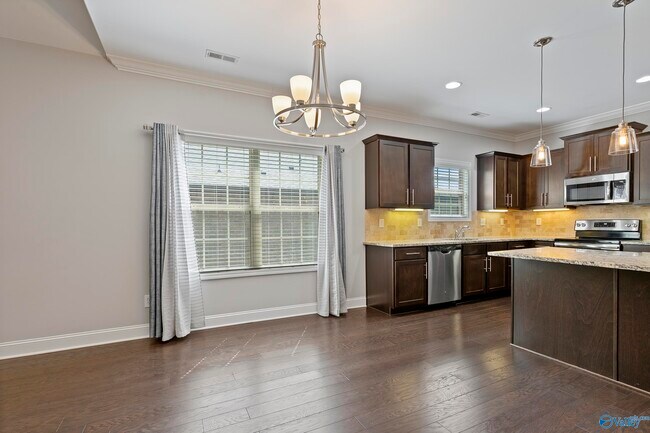 Foto del edificio - 140 Summer Pointe Ln NW