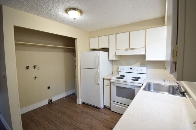 Foto del edificio - Great 2 Bdrm Townhouse Apartment in SW Por...