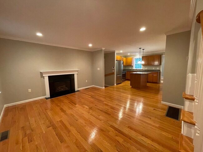 Foto del edificio - 53 Brewster Rd