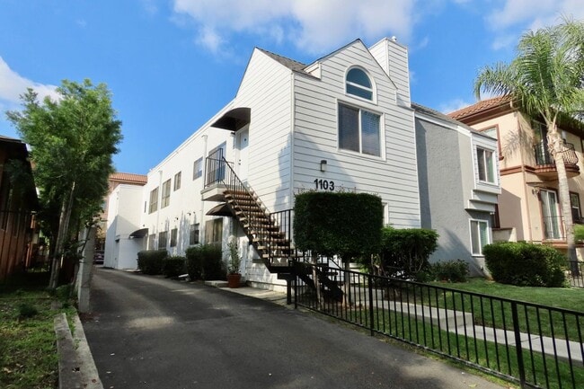 Building Photo - 1103 W Angeleno Ave