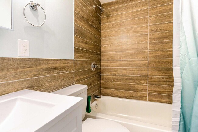 Foto del edificio - 1384 Ridge Ave