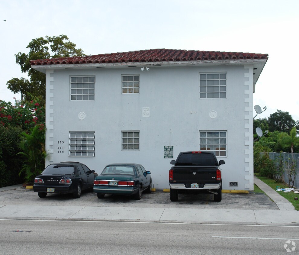 Primary Photo - 225 SW 27th Ave