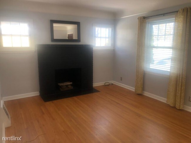Building Photo - 3 br, 1 bath House - 3927 Reservoir Blvd