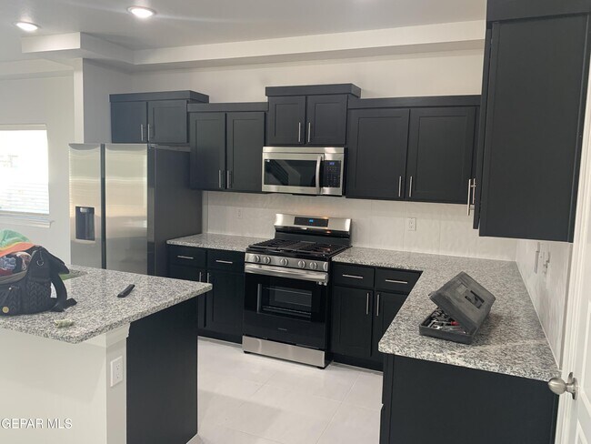 Building Photo - 4817 Christian Azcarate St