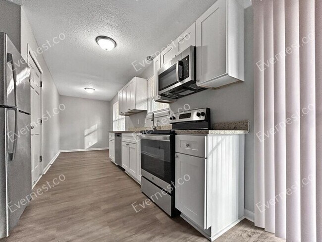 Foto del edificio - 4365 Stonewall Tell Rd