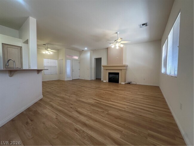 Foto del edificio - 10717 Dover Creek Ave