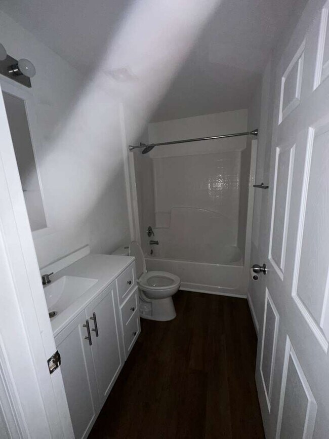 Foto del edificio - 703 Flagstone St