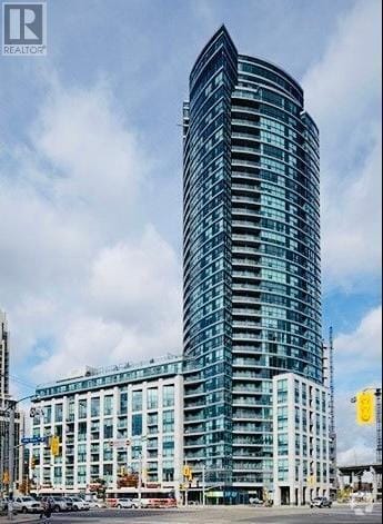 Building Photo - 600-1600 Fleet St
