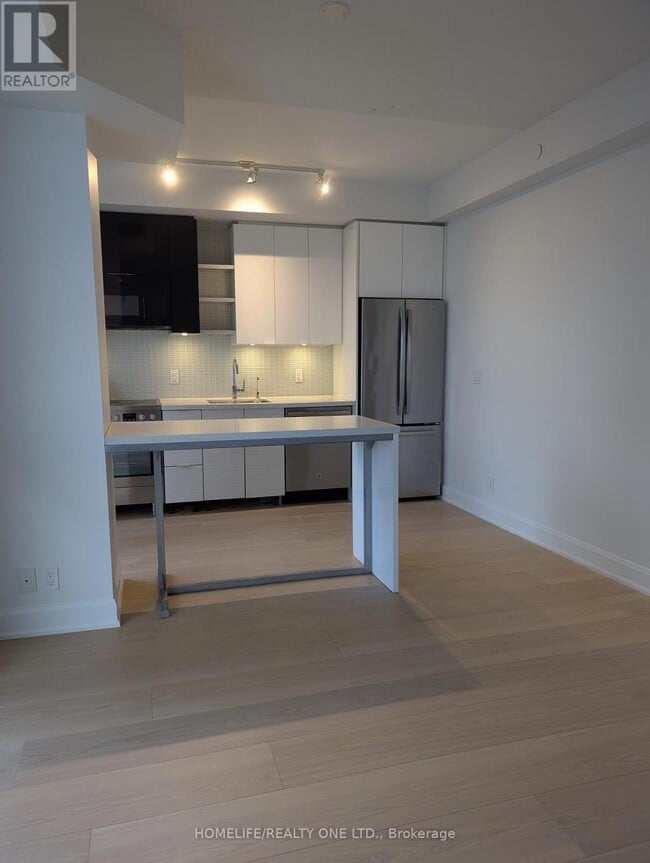 Building Photo - 33 Shore Breeze Dr