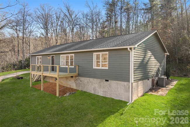 Building Photo - 73 The Old Run Rd