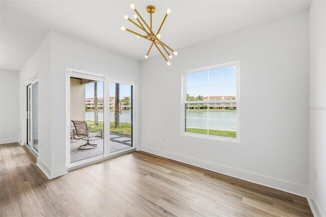 Foto del edificio - 554 Plaza Seville Ct