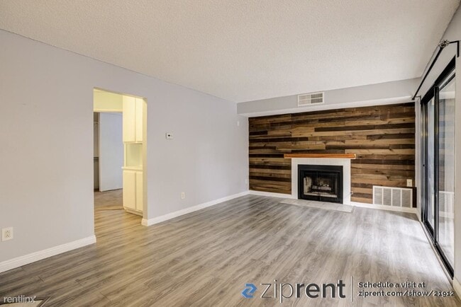 Foto del edificio - 1 br, 1 bath Condo - 9710 Mesa Springs Way...