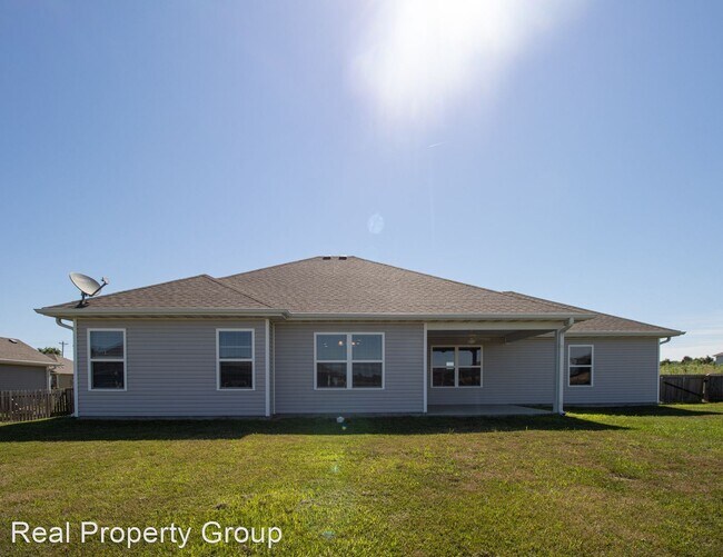 3 br, 2 bath House 15769 Allegiance Ave House for Rent in Ashland