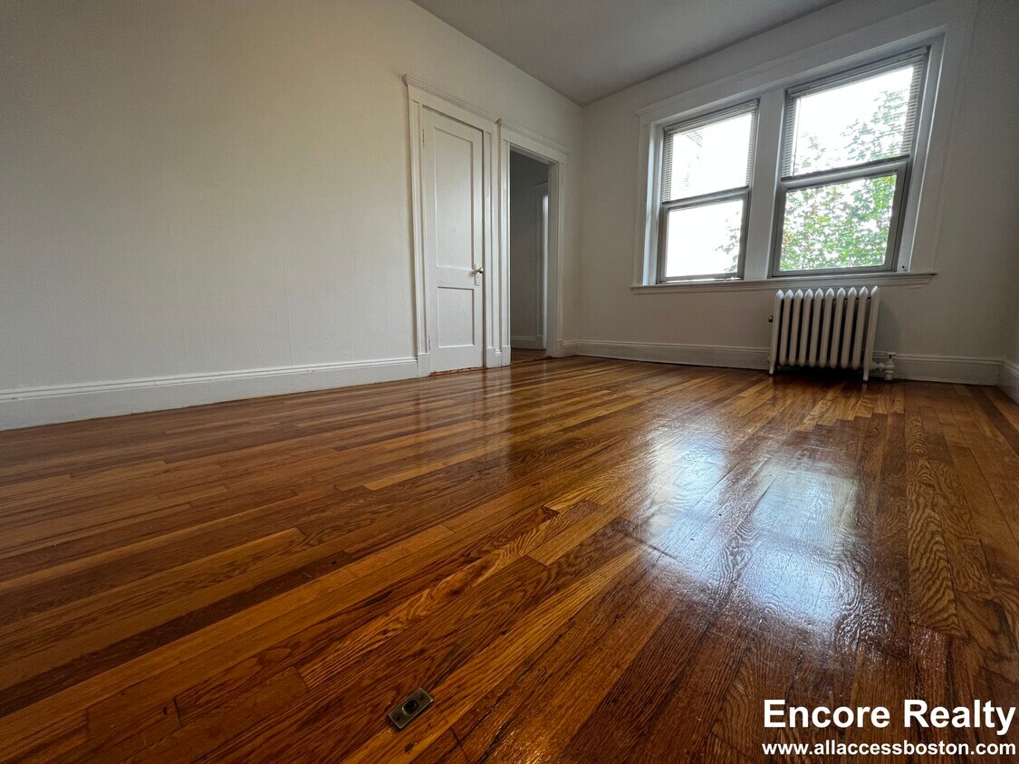 Foto principal - 120 Brainerd Rd
