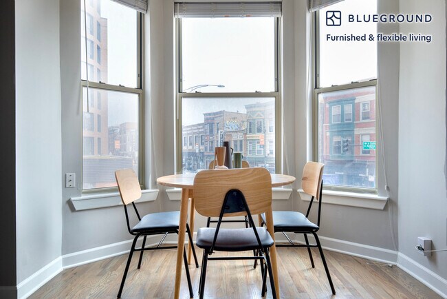 Foto del edificio - 3266 N Clark St