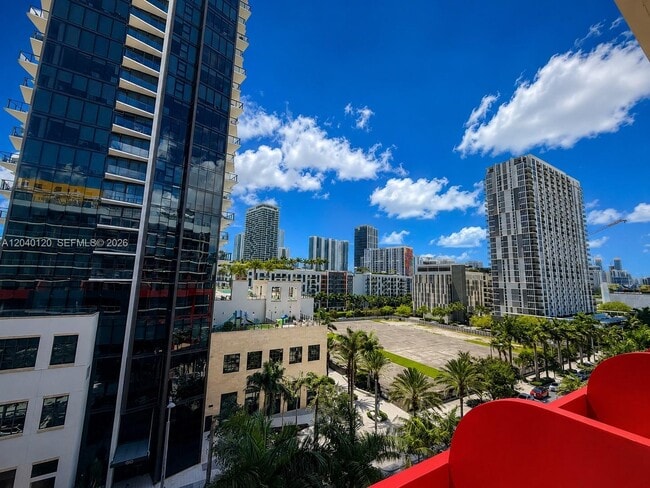 Foto del edificio - 90 NE 32nd St