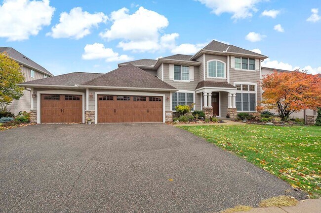 Building Photo - Stunning 4 Bedroom Luxury Rental in Eden P...