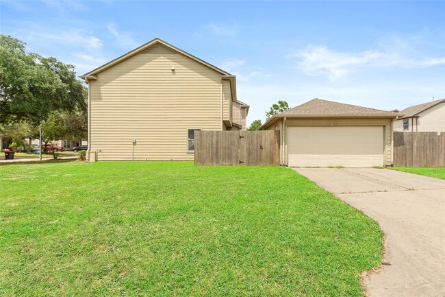 Foto del edificio - 6206 Scotchwood Dr
