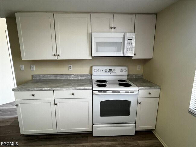 Foto del edificio - 621 SW 3rd St