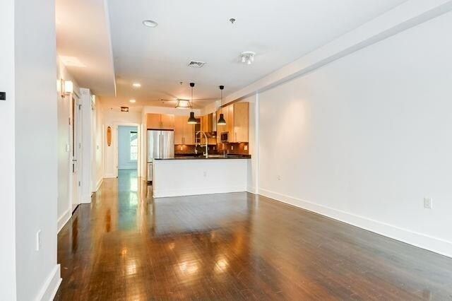 Foto del edificio - 708 Grand St