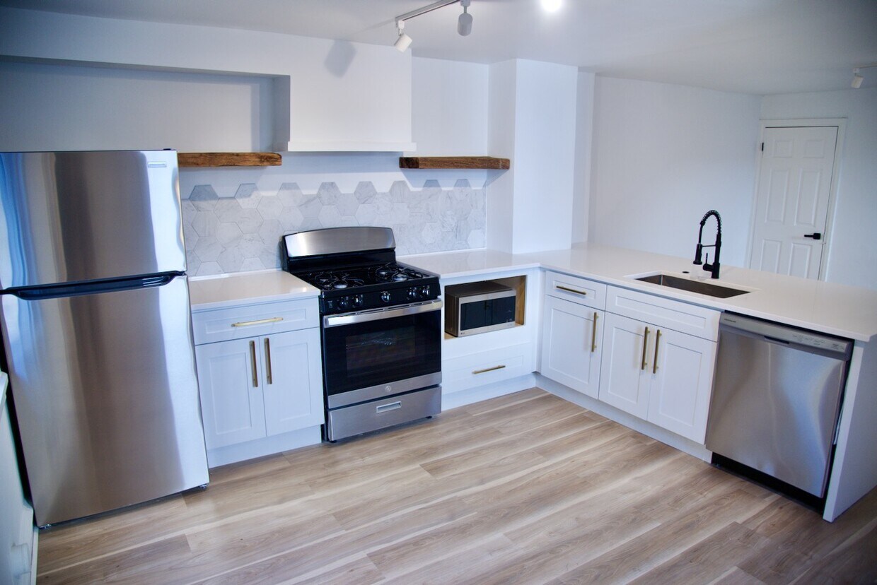 Foto principal - 715 E Haverford Rd
