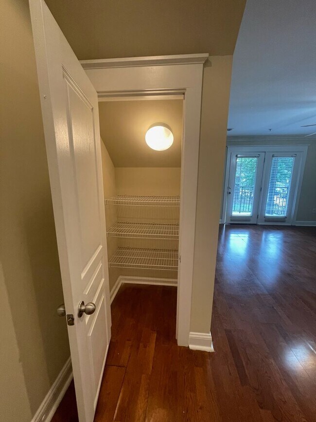 Building Photo - 05-203 Doddi